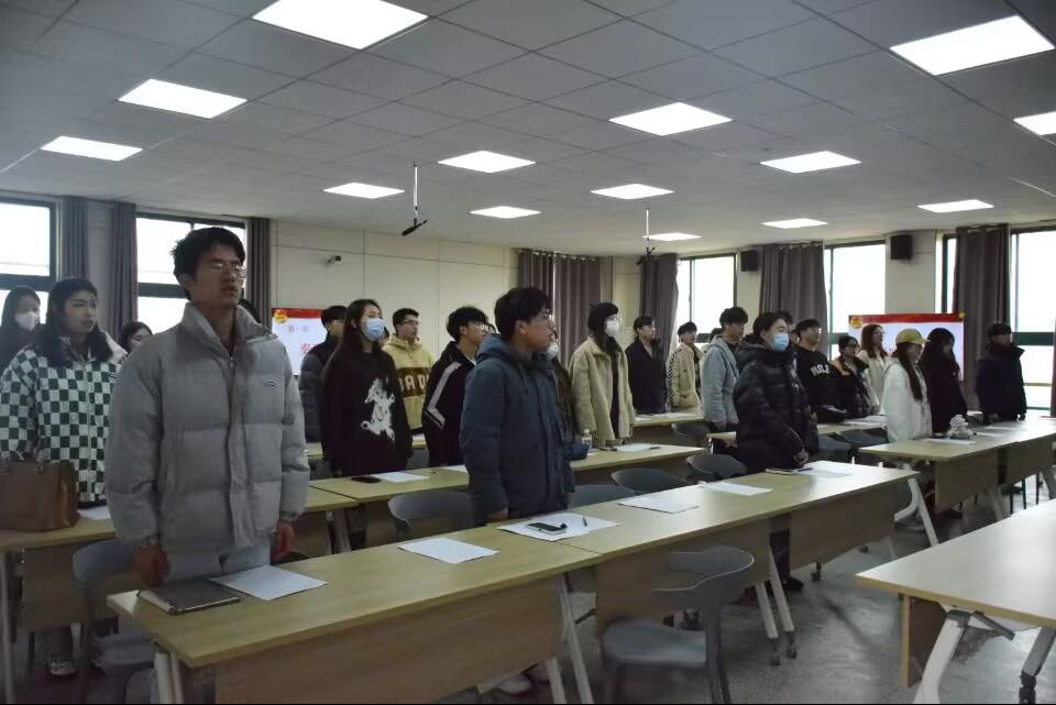 英国365上市公司举办第五次员工代表大会