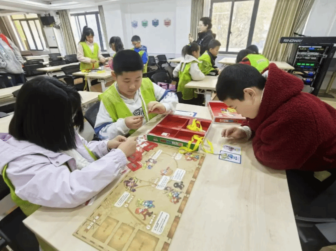 艺同劳 | 青春志愿进社区，童心相伴共成长