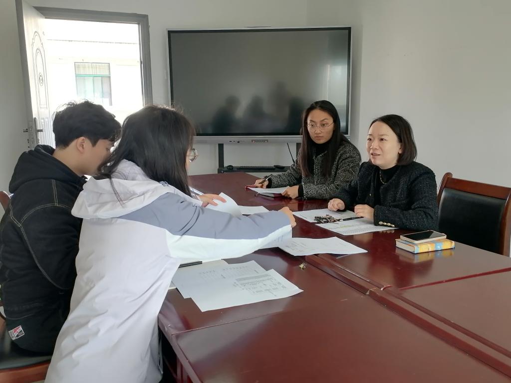 英国365上市公司举办“我梦见——老员工助勤帮困”评选会