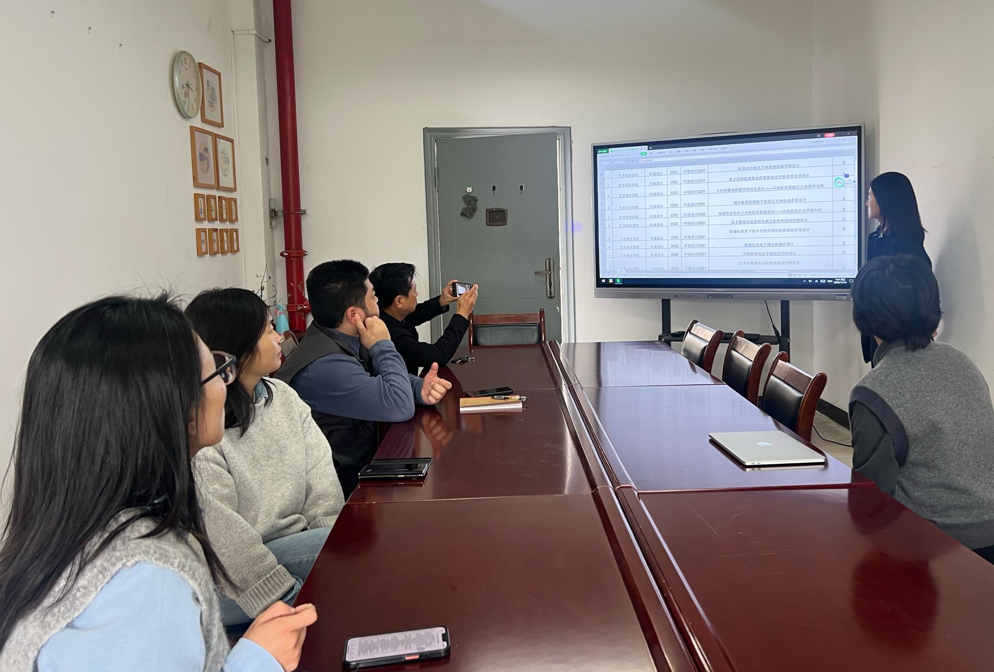 英国365上市公司2026届本科毕业设计（论文）选题论证会顺利召开