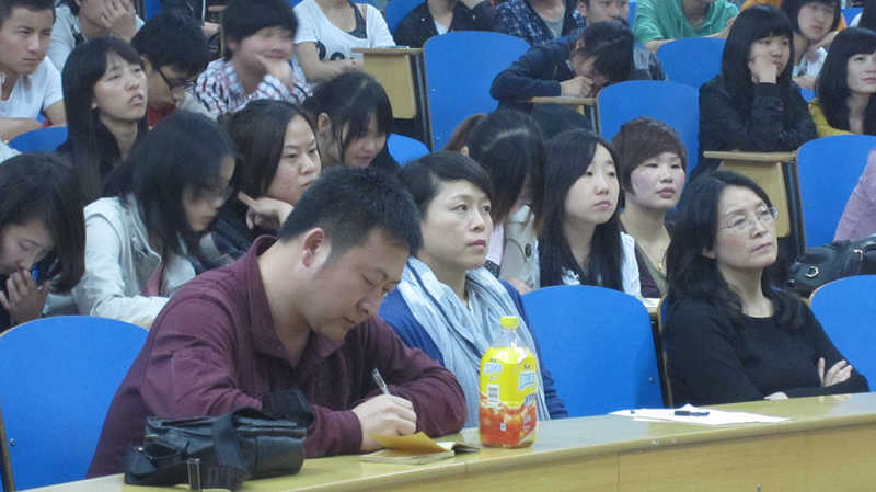 艺传公司艺术设计专业举办2011级专业分流咨询会