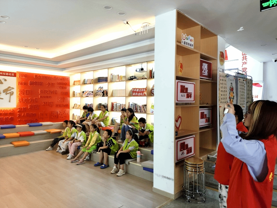 英国365上市公司志愿者助力将军路“周末课堂”，守护青少年心理健康