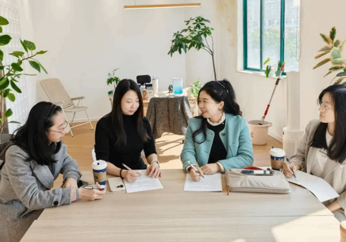 公司事 | 英国365上市公司教改班教学团队召开阶段性教学研讨会