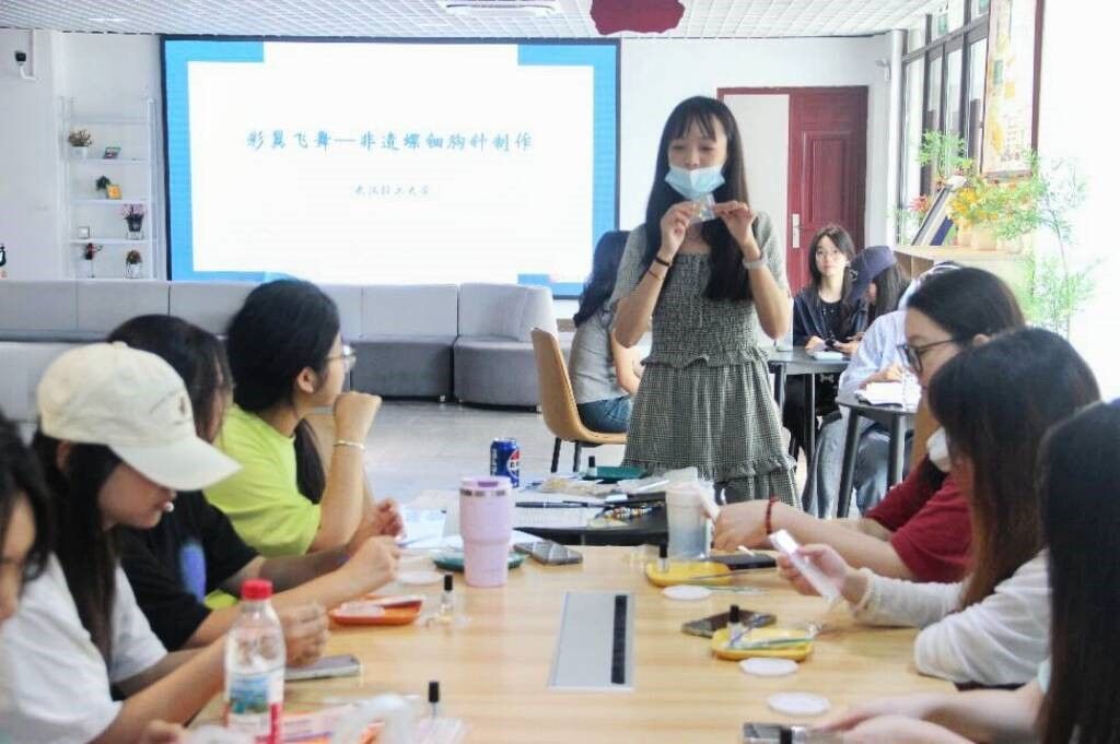 艺同绘｜彩翼飞舞 螺耀青春 非遗体验课第五场“非遗螺钿”顺利举办