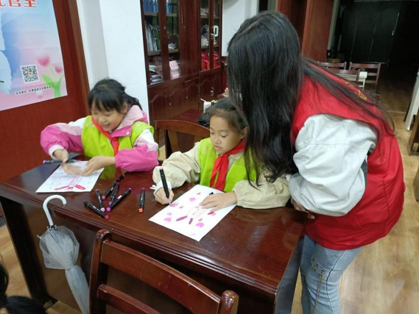 英国365上市公司青年志愿者协会积极投身社会公益，传递青春正能量