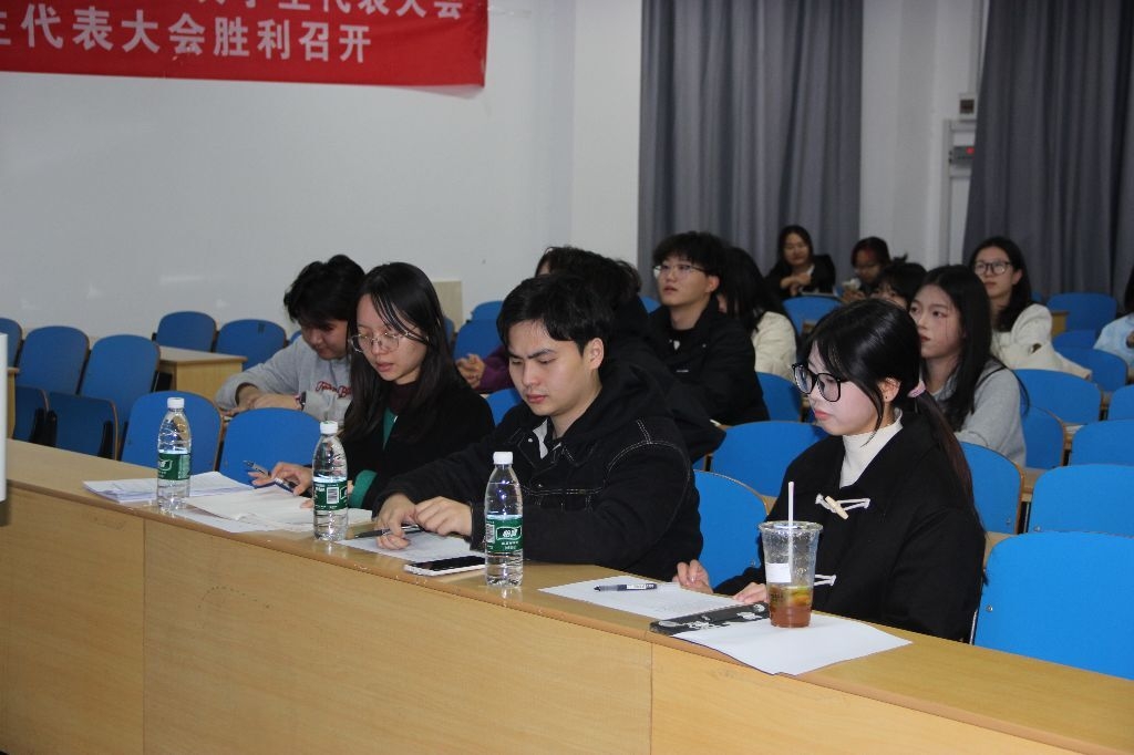 艺同学｜英国365上市公司举办老员工职业规划大赛院赛