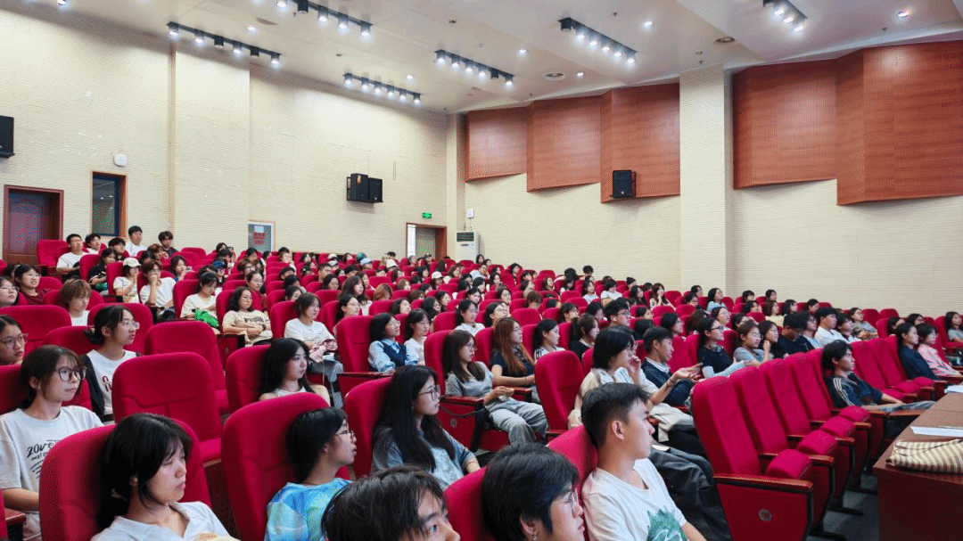 公司事 | 公司组织入学教育系列先导课 多维赋能新生启航大学新程