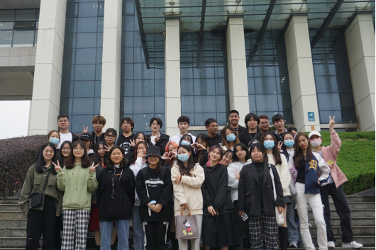 公司产品设计1901班获得校“十佳班集体”称号