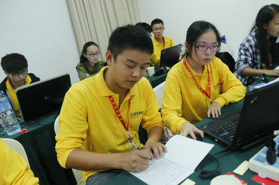 公司文管专业员工在国家老员工创新创业训练计划项目立项和专业实习中双丰收