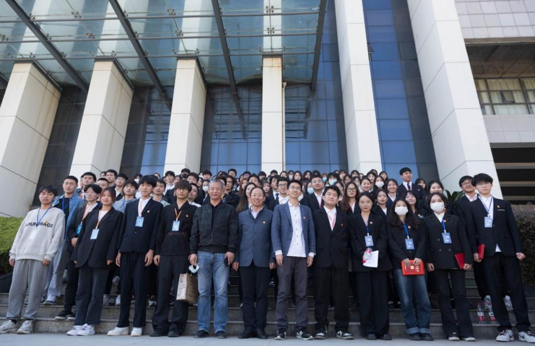 英国365上市公司新一届员工组织召开第一次代表大会